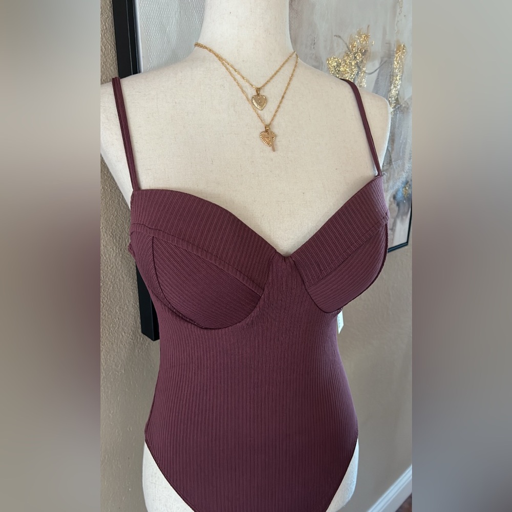 Ribbed bustier bodysuit in maroon